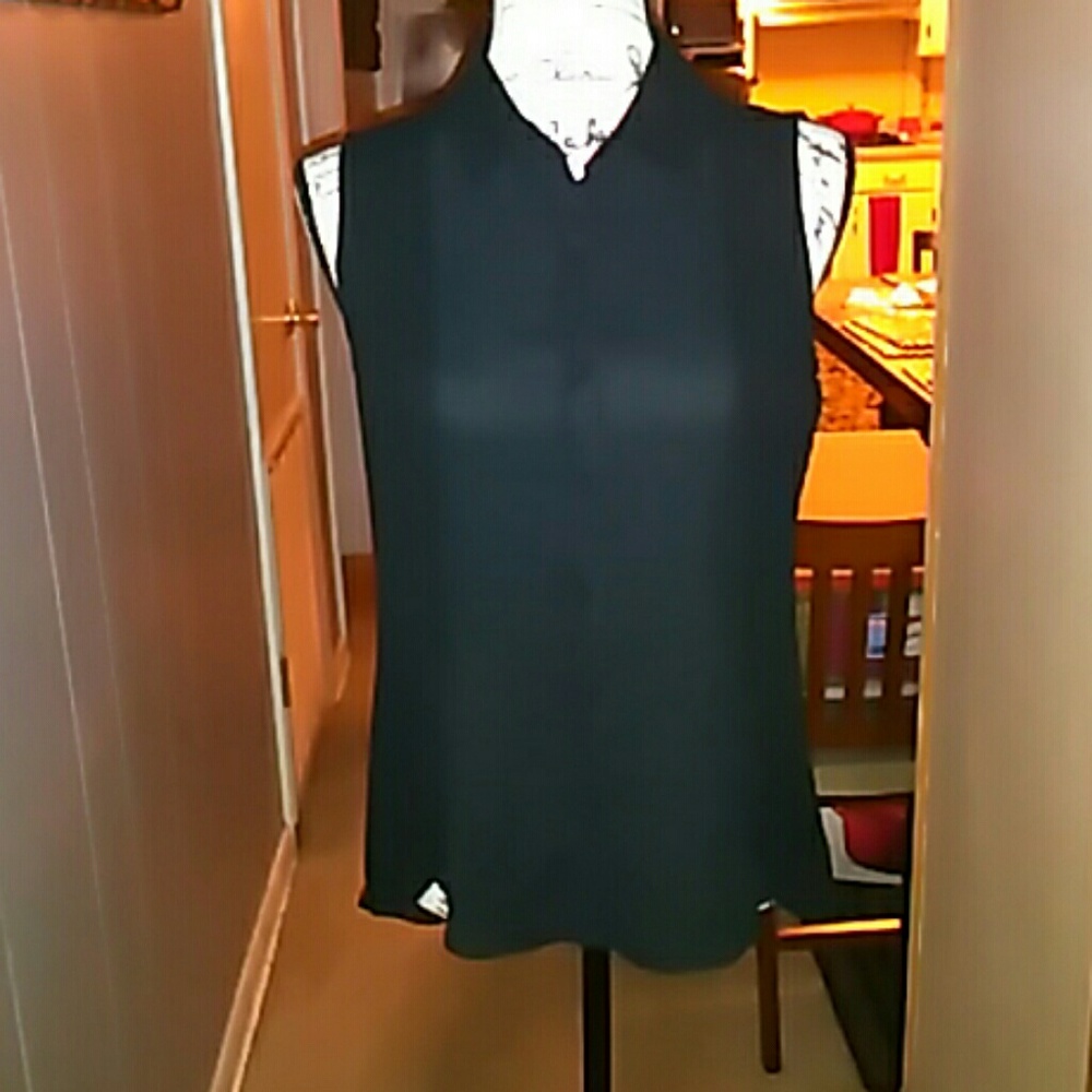 Sleeveless blouse